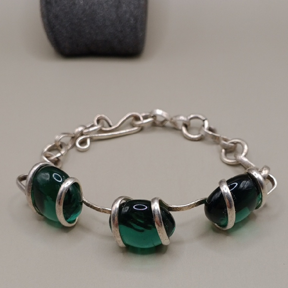 Elegant Silver and Green Bracelet